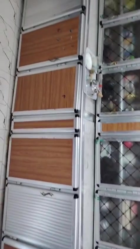 كاونتر جديد مستخدم قليل مشتري ب300ورايده 200وبي مجال قليل رقم الهاتف *********** العنوان الدير شارع مطعم الخيمه
