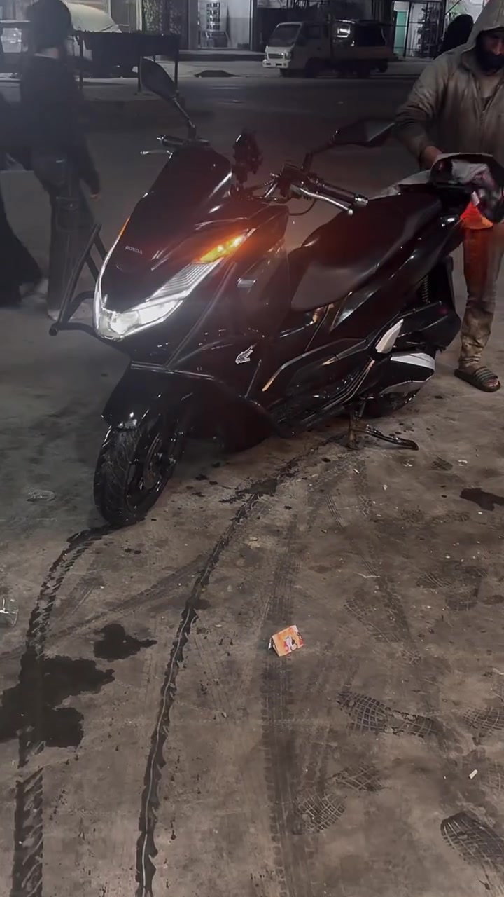 اجيل 4 pcx دراجه مكفوله كفاله عامه مستعجل عله  البيعه سعر 15 ونص وبيه مجال حك جيه *********** واتساب
