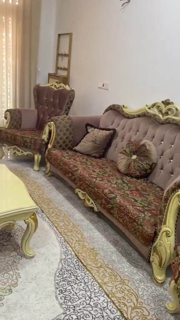 تخامه تركيات أصليات 20 نفر خوات الجدد واحد ملكي والثاني مودرن أثنينهن بمليون قفلهن وذا تريد واحد سعره يختلف العنوان كوفه حي كنده ستفسار ***********
