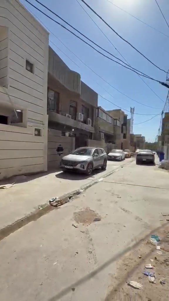 للبيع بيت 100 متر واجهه 10 ونزال 10
في منطقه شهداء السيديه طابقين بناء. حديث    السعر 150 مليون ***********
