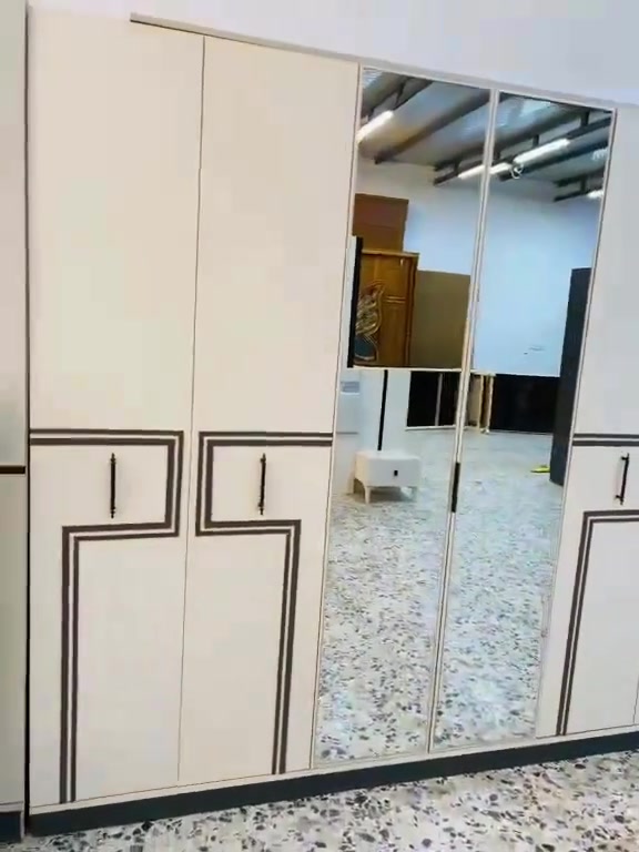غرفة نوم • ٩ قطع • خشب ثقيل