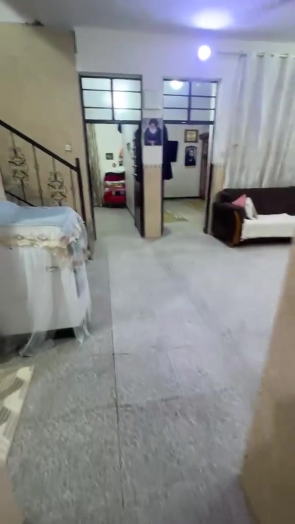 السلام عليكم بيت للبيع المساحه 144 طابقين يتكون من 6 غرف واستقبال وصاله مدينه الصدر قطاع 31 مقابل مدرسه كربلاء رقم الهاتف ***********
