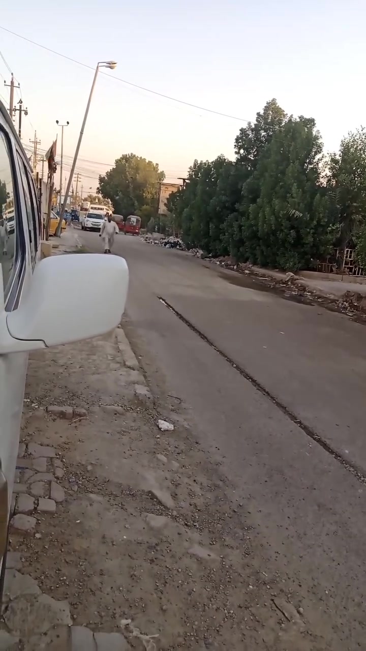 السلام عليكم بيت 100 متر للبيع قاطين بشارع الشمري قريب على الشارع العام مقابيل اسواق البركه السعر خاص ***********
