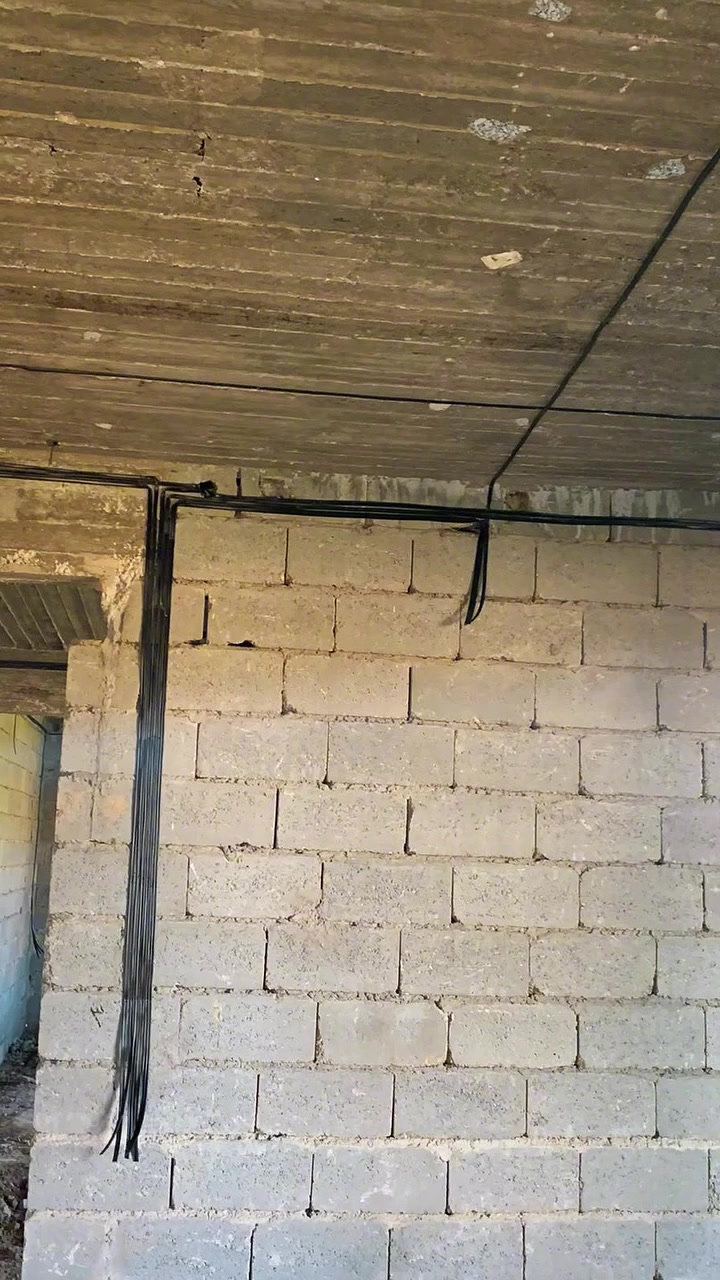 كهربائي منازل وكافة الأعمال الكهربائية ⚡
🔹 تأسيس كهرباء للمنازل
🔹 نشر سقوف وبواري
🔹 تركيب سبوت لايت وإنارة مخفية
🔹 تركيب سويجات ومراوح
🔹 صيانة ومعالجة الأعطال الكهربائية

✅ شغل مرتب ودقة بالتنفيذ
✅ أسعار مناسبة والتزام بالمواعيد
✅ خدمة داخل المنطقة والمناطق القريبة ✅اعمالنا ضمن مناطق الكرخ جميعا وبعض من مناطق الرصافة 
📸 بعض من أعمالنا بالصور أدناه

للاستفسار والحجز: 📞 
صاحب العمل :حسن السراي [*********** ]
