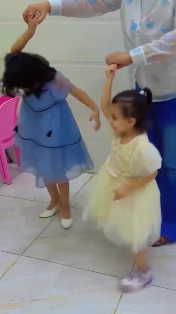 السمسمات الجميلات يمنا في روضتنا الجميله روضة وحضانة 🦋براعم الزهور 🦋ارجوا قراءه الملاحظه👇في النهايه للموظفين 
ربي يحفظكم ويسعدكم 
📍🏢بيوت الطابو الأصولي الشارع الوسطي 
العام نهايته مقابل أفران صمون الرحمن للاستفسار ***********
الدوام للموظفين يبدأ من السادسه والنصف صباحاً 
إلى الثالثه بعد الظهر وايضا ً تتوفر خطوط نقل للأطفال
