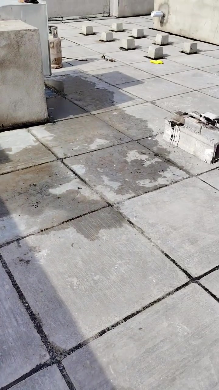الحمدلله هذا عملي عمل اشتايكر شرط الفحص عمل درجه اولى مع المواد درجه اولى عمل اشتايكر كادر ابو ضياء وكذالك نعمل عل صيانه السطوح القديمه قلع الماستك القديم ومد ماستك جديد  ***********
