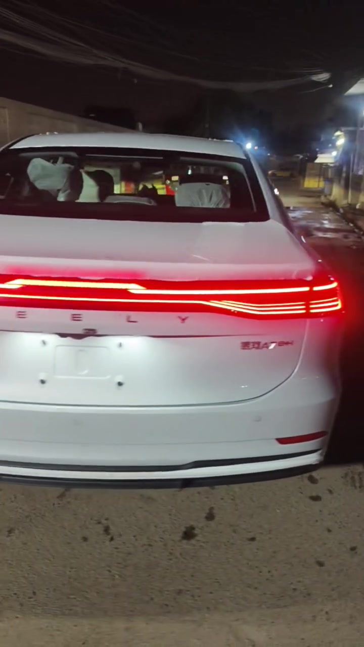 سلام وعليكم جيلي دلاكسيa7 البيع موديل 26ماشية 600كيلو متر يعني اقل ألف سياره روعة بشكل بس صار عدي صرف وأريد ابيع مكفولة كفالة عامة سياره زلغ مابيهة ومسويلهة برمجة التطبيقات ب100الف والله سعر 27مليون قفل وانتضر فتره راح اصير ب30مليون مكاني بغداد مدينة صدر قطع واحد رقم ***********
