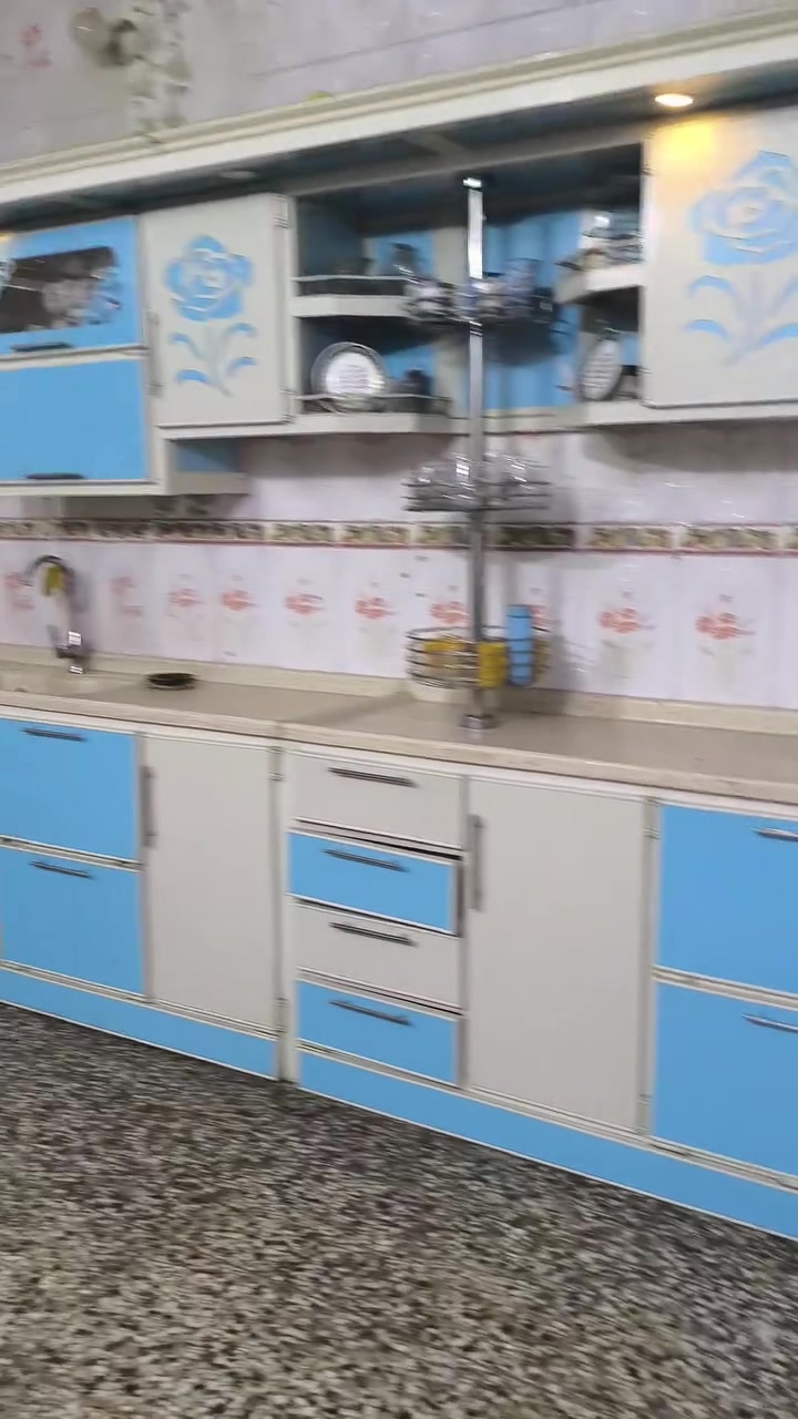 كاونتر مستعمل نظيف جدا
للبيع في الكوت الجديده شارع اليوده 

‏‪***********‬‏
