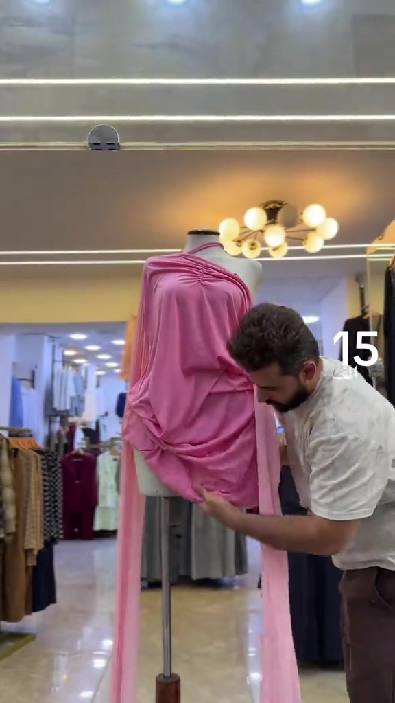 

نص مكتوب في الصور:
- 15 الف