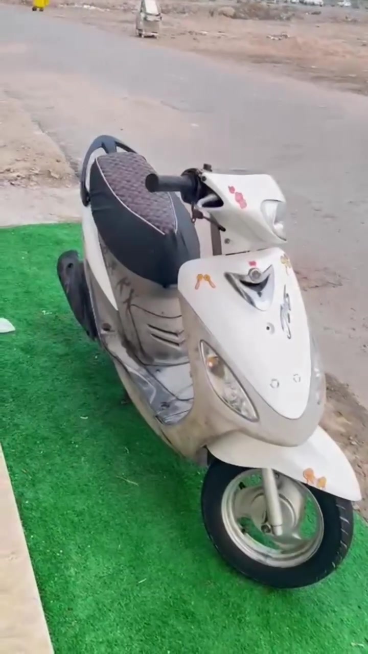 سلام عليكم درجة فحمه دراجة حلوة ونظيفة ما ناقصها شي مفتوحة فقط ولفات دراجة مكينة كلش ناعم نهضة ومشي كلش حلو كهربائيات كلها شغالة ￼ ‫ ‫￼ دراجة ما ناقصها أي شيء ￼￼ عنواني بصره حيانيه شارع السيد  رقمي سعر 650 وبيها مجال للشري رقمي ***********￼
