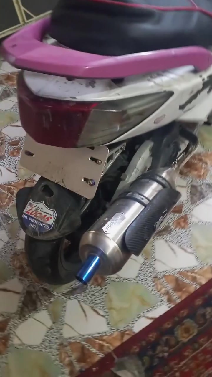 السلام عليكم سكنس فحل للبيع الدراجه رياضي بوشه63 والفات جدد مكينه راجع لانضوح ولاتبخير ولا تنقيص  بيه زنون امامي ابو المروحه وبك لايت رياضي دبل اشاره كفرات كامله وكلجات رياضي سلف رياضي وبيهه بعد شغلات رياضي الدراجه ابيعهه كوم حديد الدراجه كابريترهه تعبان والباتري تعبان جان تشتغل عدي وطفت اكرر كوم حديد سعرهه 350 وبيهه مجال مكاني مدينه الصدر وياهه صالنصه رياضي عريضه فقط واتساب ماعندي مازنجر ***********
