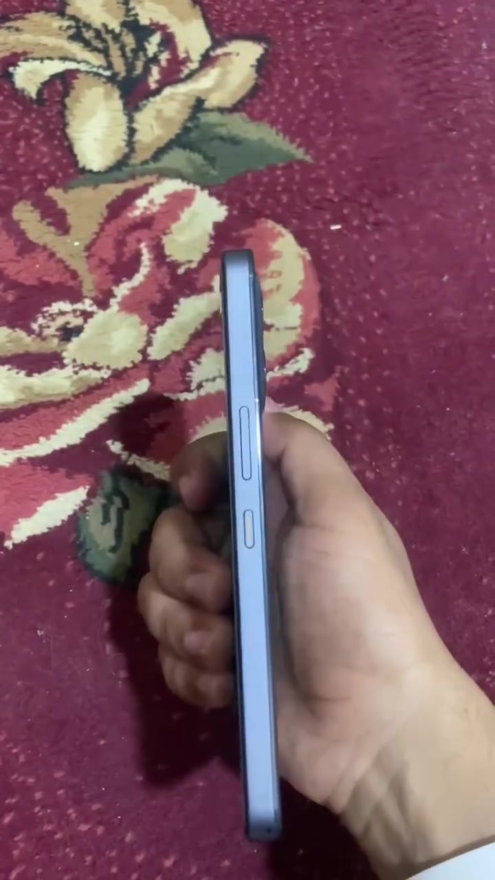 لسلام عليكم موبايل بوفا 7 الترا 5G مبايل مبدل شاشة اصلي فقط شاشة اصلي من شركة تكنو سعر الشاشة مكتوب بل كرت  موبايل كامل هوه وكارتونتة وشاحنتة كله كامل السعر 300 وبي مجال وتساب موجود مكاني بغداد حي النصر, ***********

نص مكتوب في الصور:
- شركة تكلن - Al-Rabisi Techno Company
- مقابل فندق حي الربی - بغداد
- بطاقة ضمان استبدال الشاشة
- اسم العميل: احمد مصطفى كامل
- نوع الجهاز:
- تاريخ الشراء: 2026 / 7 / 20
- سعر الشاشة: 115,000 دينار عراقي
- مدة الضمان: 6 أشهر حتى 2026 / 7 / 20
- التوقيع والختم المستلم: ----------