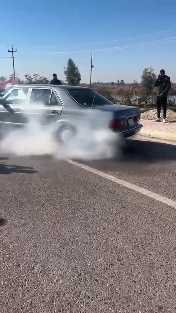 السلام عليكم
مارسدس جامبو 

موديل 1989

حجم 300SE

كير مكينه بلادي كفاله 

صدر جديد 

اكسل جديد 

تخم تاير جديد 

تبريد ثلج شرط

كشنات كهرباء 

دبل مروحه 

دبل اريل 

دبل فيتبم 

جام 4كهرباء 

مري كهرباء 

شاشه قلاب 

منضومه زنون 

باتري جديد 

منضومه الماء جديد ادامه 

منضومه اليانزين ادامه جديد

كهربائيات ولا جطل بيها 

سياره لا خياس ولا ضربه فقط صبغ 

دعاميات مال امريكي حلوات

رقم نينوى دولي شبه مميز تحويل ثاني يوم 

مكان بغداد الدوره 

السعر 80

*********** 
 

سياره جاهزه وحلوه مال جناي سياره شرط لا ترويج ولاشي موس قواعد دبل وطوب شاصي بلاديه
