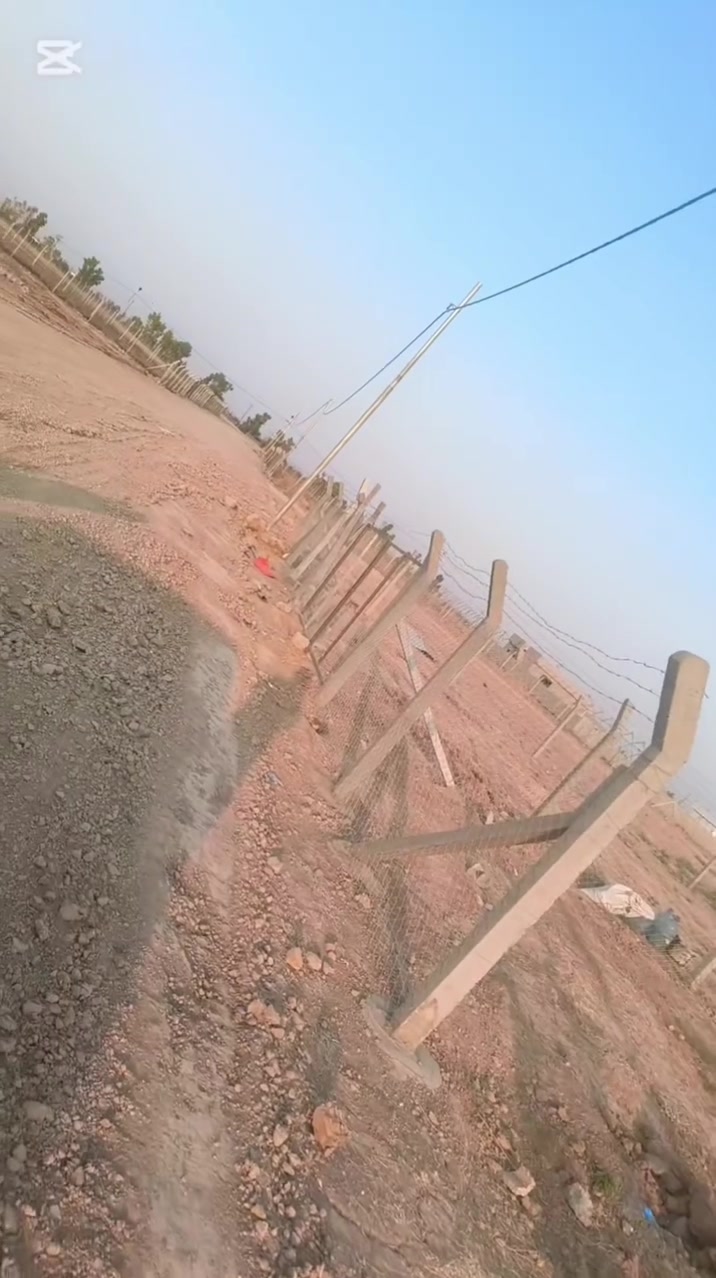 السلام عليكم ارض للبيع 600متر حي بدر اخر مزارع سعر 17كهرباء موجود وبئر غير مشترك بس موجود ابصفك. تكدر تشترك***********
