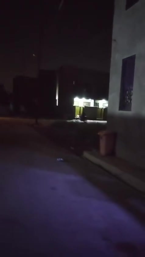 السلام عليكم دار للايجار 🏠 بدون دلاليه من مالمالك 

المساحة 100 متر 

يحتوي على 1 غرف نوم 🛌

📍البعيثه مجمع ابراج الفرح قرب صيدليه السمبله 

ايجاره 400🔐

للاستفسار ☎️ ***********

