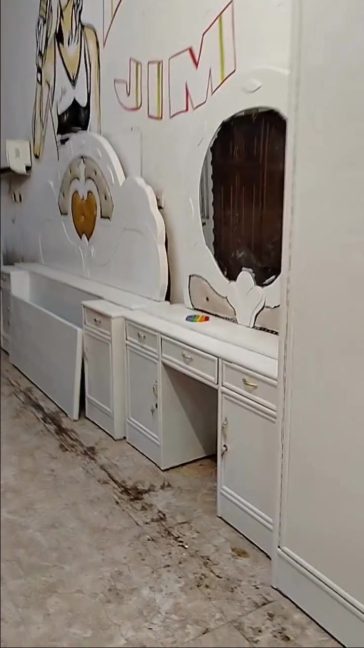 السلام عليكم غرفه مستخدمه عنوان واسط العزيزيه شارع التربيه يوجد واتساب ***********
