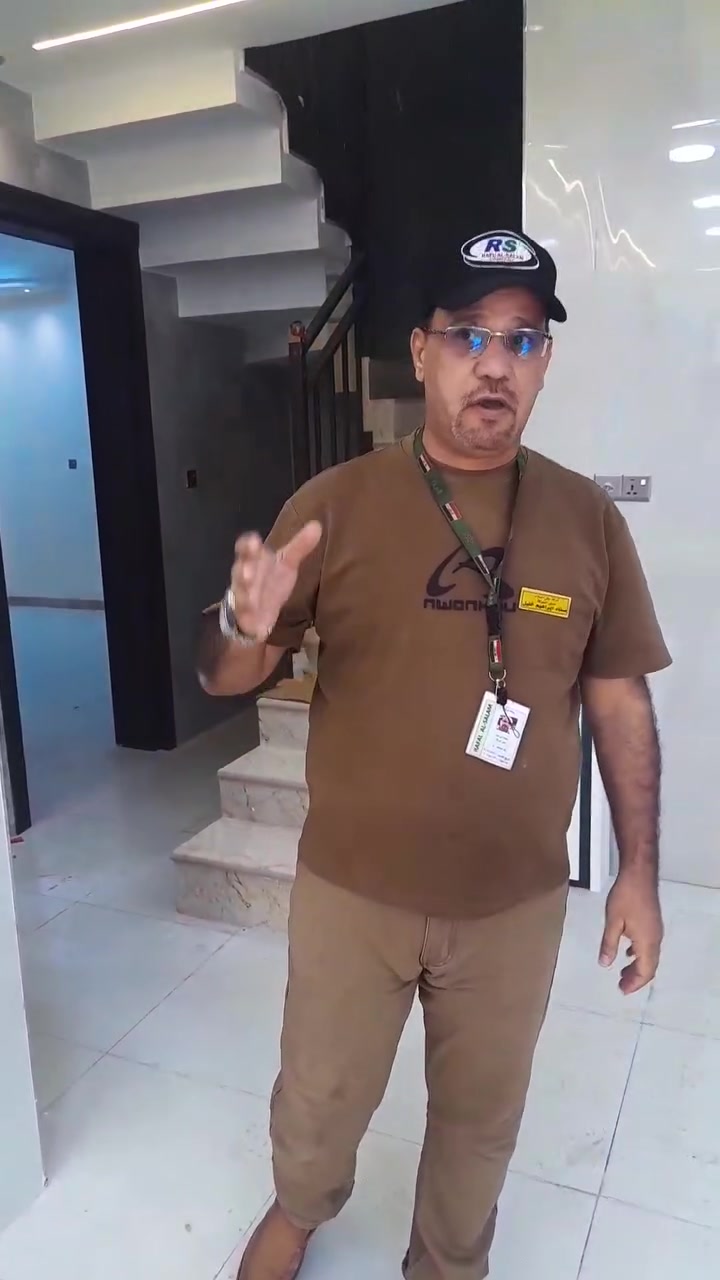 شركةرفل السلام براند Ibrahim Oglu يشرح بيعه رافال الجيل ثالث  عند منطقة اليرموك  خلال  العمل الميداني كروب سندريلا
