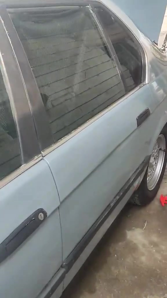 السلام عليكم وينة ل يدور جديد 735اصل موديل93 كير مكينه بل جيس كهربائيات كلهة ع بلاد شغالة تبريد فول صدر امامي خلفي جديد تخم تاير سياره ما ناقصهة برغي للبيع او مرواس ب سياره تكسي السعر 60 وبيها مجال الاستفسار ***********
