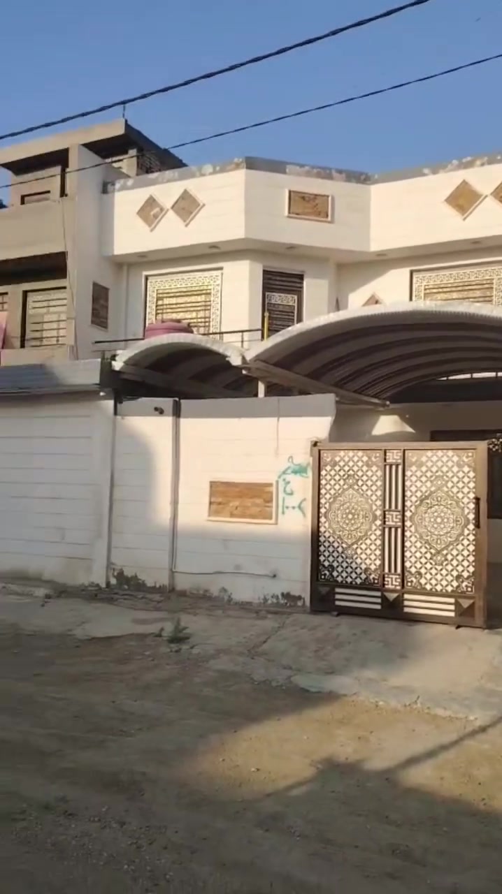 سلام عليكم
الدار للبيع
طابو صرف
المساحه 200 متر طابقين 
يتكون الطابق الاول من غرفه نوم +استقبال +كليدور +مطبخ حار وبارد +مجمع صحيات داخل وخارج +كراج +منور +محل صالون نسائي 
يتكون الطابق الثاني من غرفتين نوم +كليدور +مجمع صحيات 
#الموقع الدار حله ورديه خارج سيف سعد شارع (30) يبعد عن الشارع العام مال سيف سعد 100 متر 
التفاصيل ومعلومات الاكثر مراسله الصفحه وعلى الارقام الموجوده
للستفسار علئ هذا الرقم 
***********
***********
مكتب الاسطوره للعقار 
ورديه خارج خط النفط مجاور مطعم هم هم ابو ياسر للعقار
