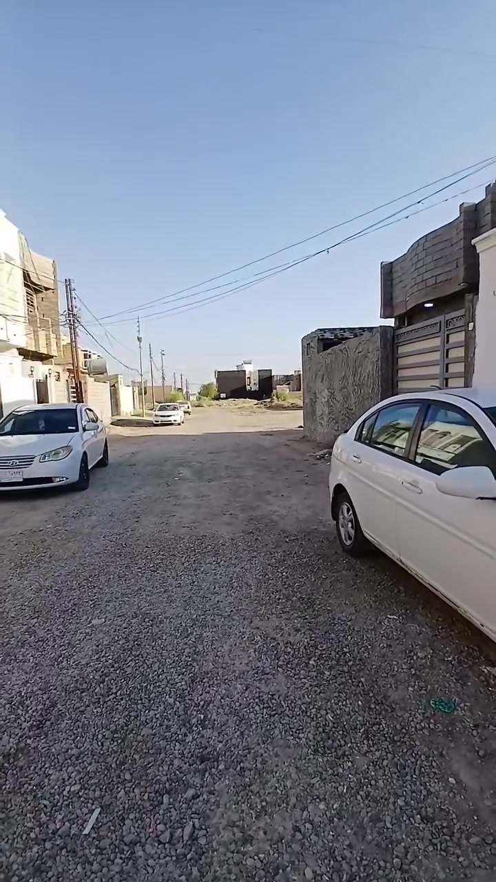 .... السلام عليكم.....
بيت للبيع مساحه 200 م طابو صرف 
بناء حجر طابق واحد 
السبعه كيلو خلف مجمع سات 
تفاصيل ومحتويات البيت بالفديو 
توزيع ل22 الف بيع نقد فقط 
السعر 72 مليون 
للاستفسار 
***********
