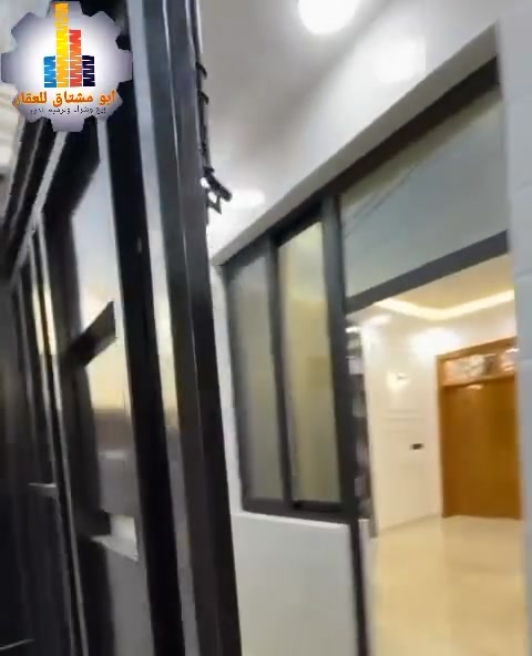 🏠بيت للبيع النجف حي الجامعه  100 متر الواجهه 5 النزال 20  شارع 15 متر منطقه الـ30  ..
يتكون البيت من
 1️⃣الطابق الاول غرفه وصحيات داخليه وخارجيه وصاله دبل فاليوم واستقبال ومطبخ
2️⃣الطابق الثاني غرفتين وصاله وصحيات مع بلكونه تطل على الشارع
للأستفسار💵💵 *********** 📞
او مراسله صفحه مكتب ابو مشتاق للعقار 
عنوان مكتبنا
"الكوفة حي المتنبي الشارع الفاصل بين حي المتنبي وحي الجامعه مجاور مكتبه هشام " 
نستقبل جميع عروضكم من البيوت والعرصات
