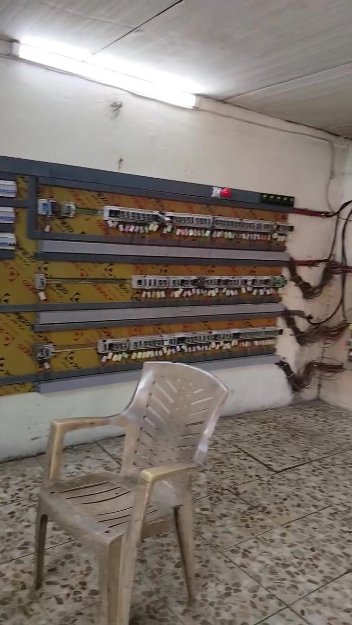 موقع يحتوي على اربعه مكابن بومه حمل 1200 تانكي 2ابو 36 مكان الشعب الاستفسار على الرقم او وات ساب ***********
