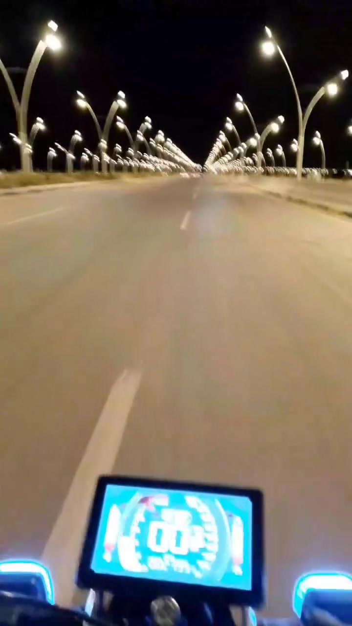 سلام عليكم لبيع دراجة مديل 26مكينه 200 بلادية ضاغطة وزنجيل بيه بصمات بيه منفيس السعر 750بيه مجال رقمي *********** مكاني سامراء @
