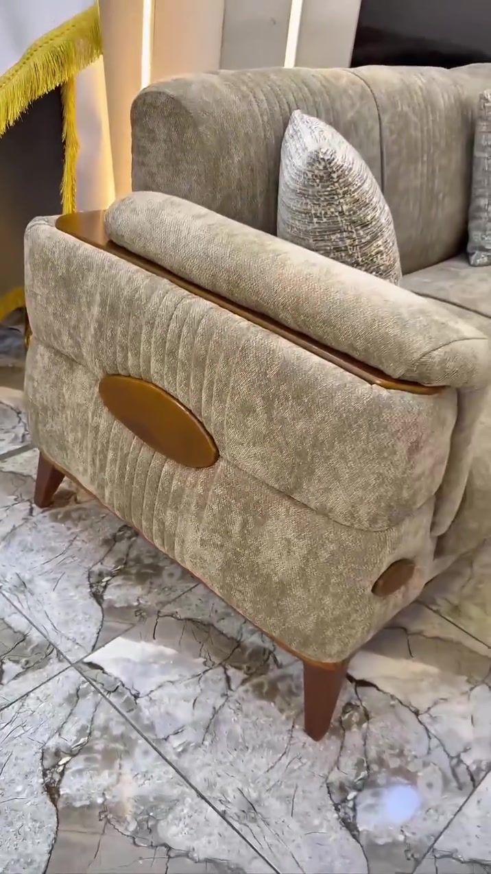 🛋️ ديوان اصدار حديث موديل ماسة✨
#العمل_على_المتر_الطولي 
كل ما هو جديد ومميز من الاثاث  تجدونه لدينا 
اكمل جمالية بيتك مع الباشا 🏠

✅ التفصال حسب المساحة المطلوبة نشتغل ع متر 
✅ لدينا كادر مختص لتدوين القياسات [ مجانآ ]
✅ ديوان مودرن طراز تركي كل المواصفات درجة اولى 
✅ الاقمشة والالوان حسب اختيار الزبون 
✅ لمعرفة سعر المتر {ارسل صورة الموديل على الخاص}
🔻 بغداد حي الأعلام شارع قطر الندى مقابل افران الكوثر
📞‏ ‏ *********** ‏ ‏

🚛 متوفر توصيل جميع المحافضات بأسعار مناسبة
