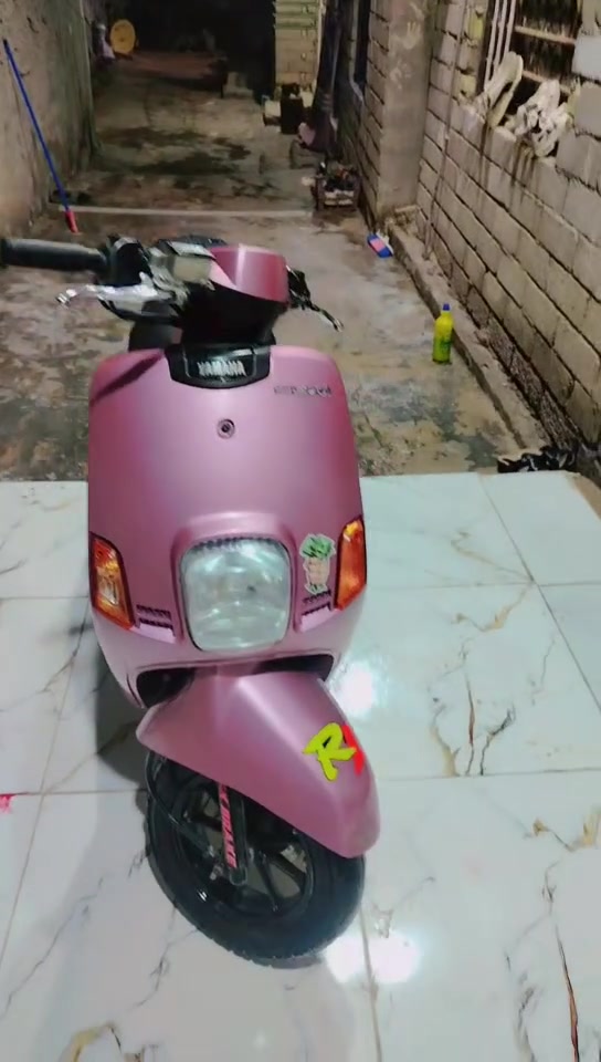 ماكس بوليسي نازل دراجه مفتوحه مره واحده بوشتها 55 فيها كلتجات رياضي  ابيها كزوز صجمي بلادي وصدر ار بي ام ودب الخلفي الرياضي رايدها ب 700 وبيها مجال مكاني بصره بقرنه  رقم الهاتف ***********
