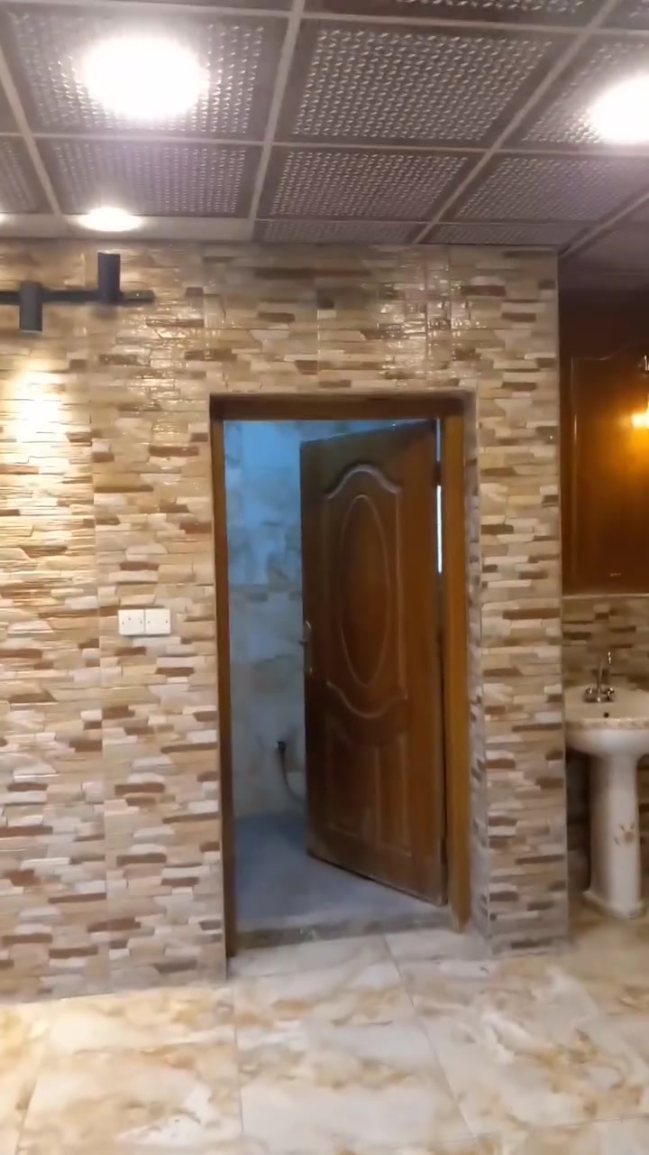 السلام عليكم
توجد شقة غير مؤثثة طابق ثاني للايجار للطالبات او الموظفات  في منطقة علي الصالح على الشارع التجاري ( شارع المركز) خلف جامعة اشور وبالقرب من جامعة المأمون والجامعة العراقية للعلوم وجامعة التراث.
لمزيد من المعلومات الاتصال على رقم الموبايل 
***********
ابو محمد

