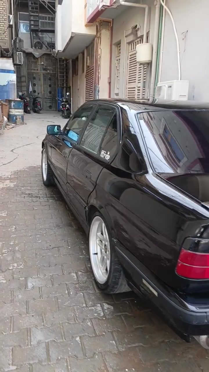 BWM 540v8
اصل 530
موديل 91
رقم كربلاء مشروع وطني 
لون أسود 
تنتة سلايت 
كت كامل ام 
ويل M
سبايدر M
 دعاميات M
بنيد عريض وبجم عريض
السيارة عليها كزوز رياضي اكامل 
غرفة كارتر جلد كشنات كهربائي 
برد بلادية 
سيارة عليها ادامة بلكات نوزلات وفيتبم 
كير تمساح اوتماتيك 
سيارة نضيفة ومتعوب عليها 
مكفولة محرك وكير 
كهربائيات كلها شغلاة 
السيارة مصروف عليها هواي
سيارة كلش حلوة نواقص بسيطة 
رقم كربلاء مشروع وطني
رقمها حلو 28260
ب 67وبيها BWM 540v8
رقمي ***********
