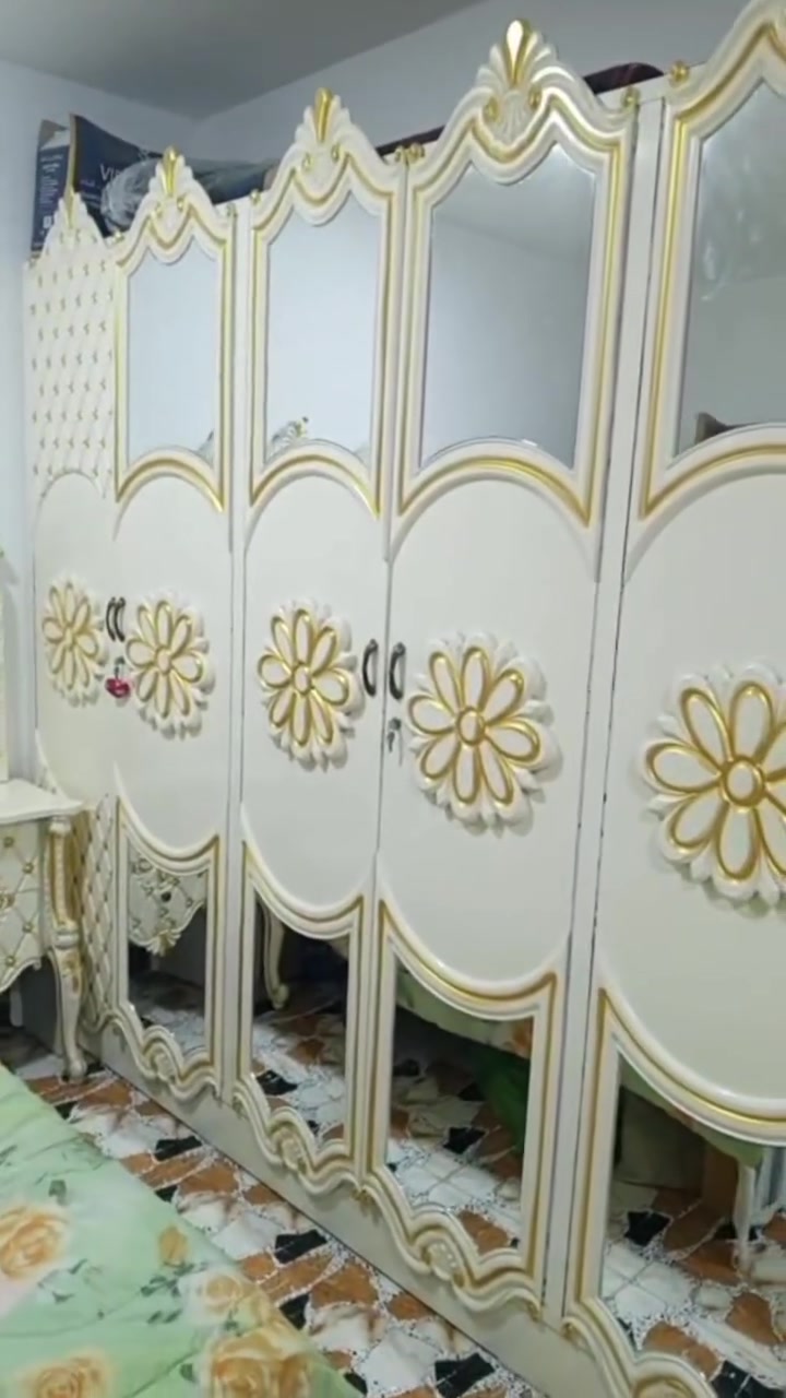 متوفره غرفه نوم للبيع سوكيه نظيفه كلش .

للتواصل عالرقم ***********
