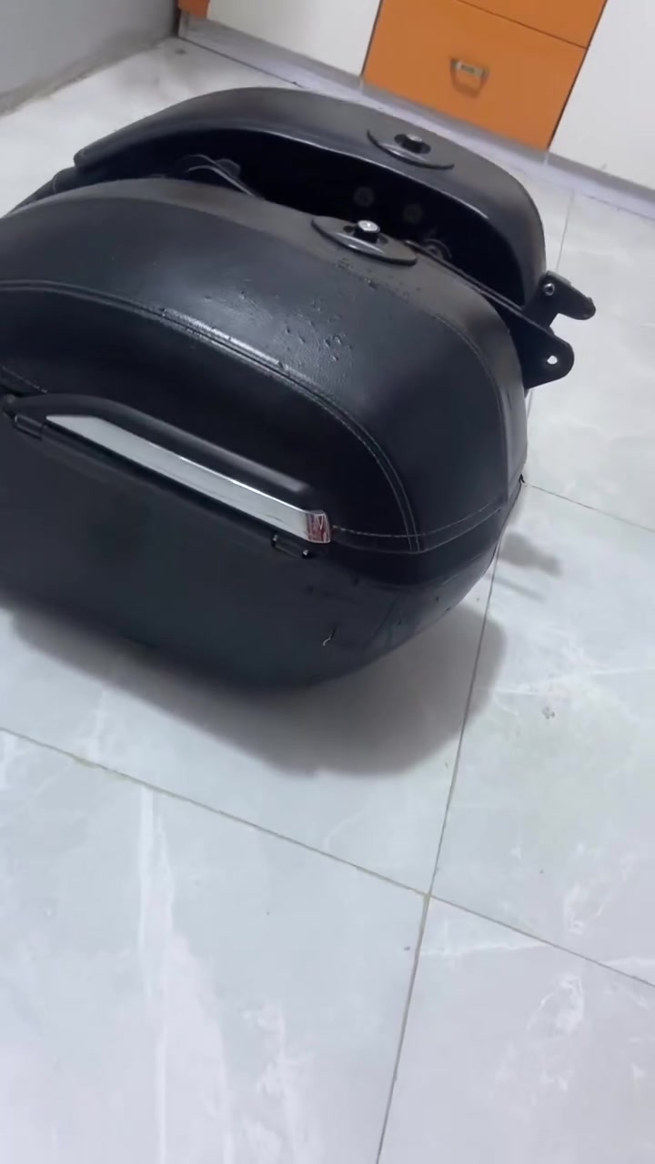 شلونهم الغوالي
جنط vtx1300 جيب وشد بلاديات 
يرادلهن غسله مرتبه وترتيبات بسيطه 
اصليات مو تجاري وقفالتهن شغاله 
ومفاتيهن موجودات بغداد مدينه الصدر 
وتوصيل موجود لكل العراق 
السعر وباقي التفاصيل خاص او اتصل وبخدمتكم 
***********
