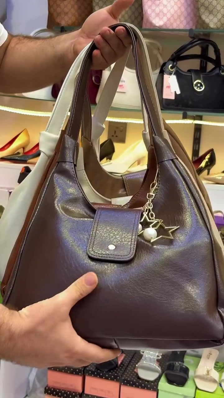 كل ماهو جديد وحصري من 👠احذية 👜وحقائب 👜محمد الاعظمي 

العنوان : ديالى خانقين مجمع قمبر خلف حبيب مول قرب ازياء الاميرات
يوجد لدنيا خدمة توصيل 🚚
