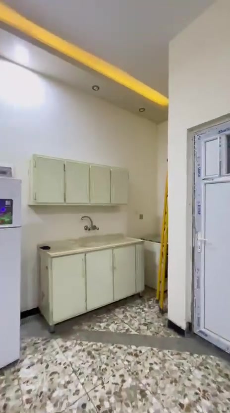 رمز البحث 438 
🏠 شقة للإيجار – الداودي / محلة 611

📍 مجاور شارع التانكي  
🔹 غرفتين نوم  
🔹 صالة  
🔹 مطبخ  
🔹 خدمات  

💰 الطابق الأرضي: مليون ونص   
💰 الطابق الأول: مليون ونص   
💰 الطابق الثالث: مليون   
استوديو 750 الف

📞 للاستفسار والحجز، مراسلة خاص.
*********** وتساب 
*********** هـ

