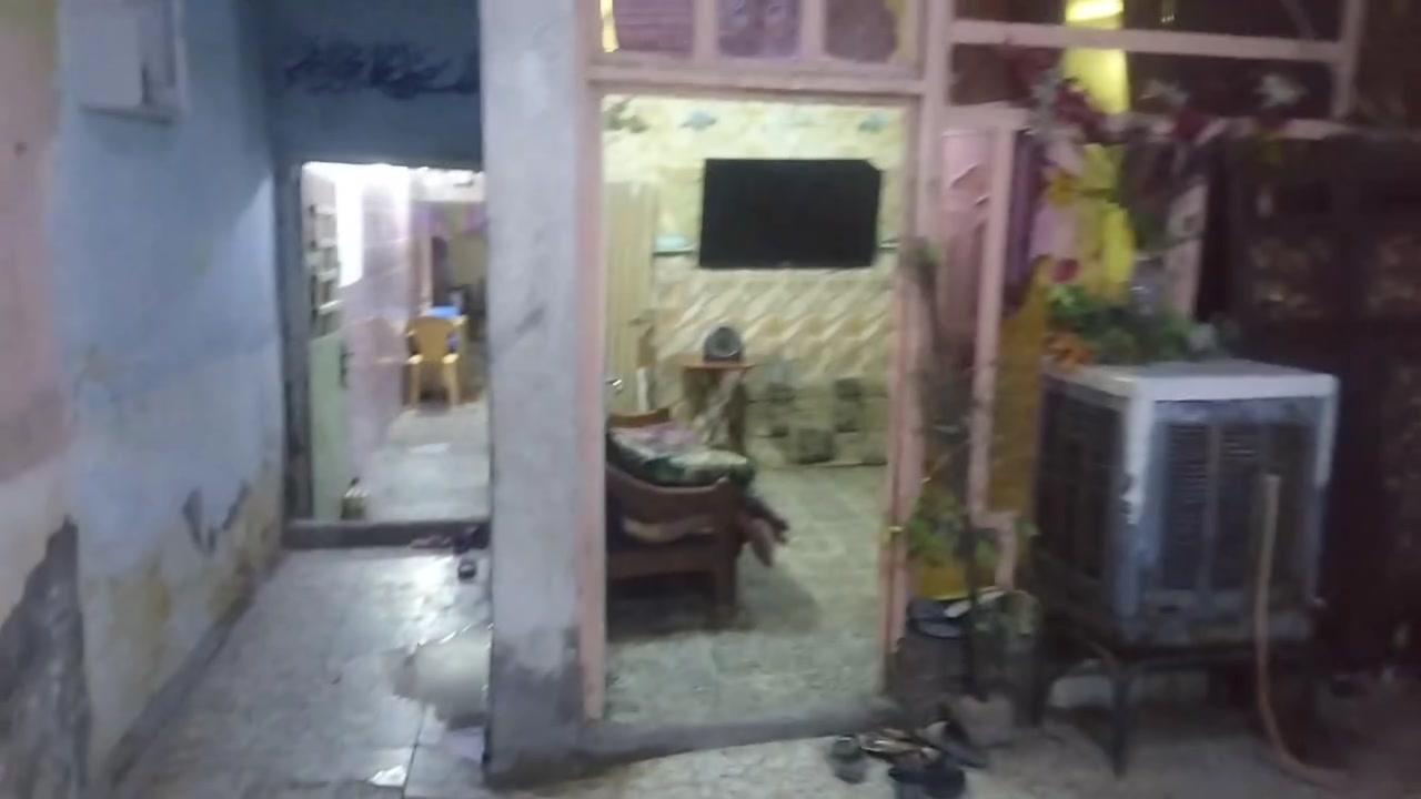سلام عليكم بيت البيع الحسينية منطقة السكلات 15البيت 100متر طابقين 3غرف نوم واستقبال ومطبخ وصحيات طابو ملك صرف البيت بناء بلوك مخدوم مي كهرباء مجاري تبليط سعر53مليون  هاتف ***********
