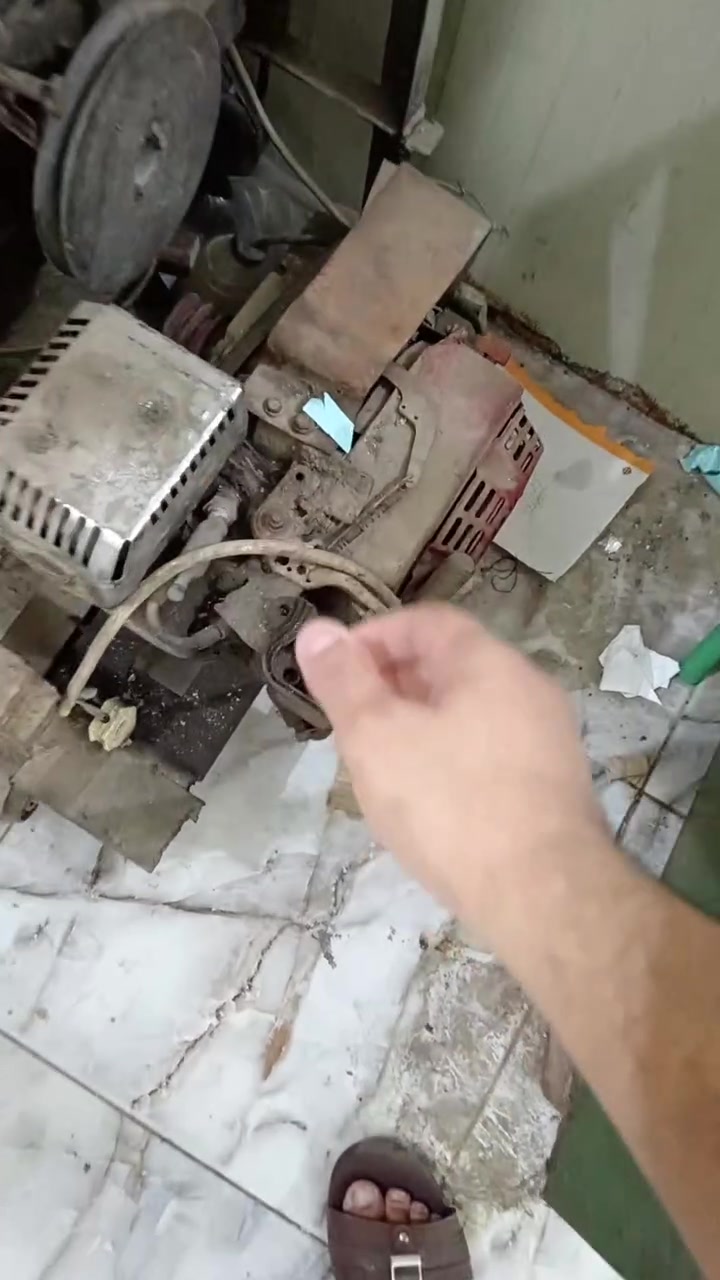 السلام عليكم متاح مثرامة صناعتها عراقية الاوليه الاصليه فقط يرادلها تنظيف وترتيب تفحص وتأخذ شغاله السعر خاص الشراي يراسلني خاص او يتصل *********** مكاني كوت هورة
