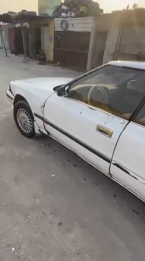 مرخصة الادمن سياره مارك كصيف موديل 90 السنويه لي 2028 بأسم صاحبها السعر 25 ورقه وبيها مجال بيها المشط يحتاج إضافة دهن من تطلع حداديه متوسطه زينه رقم التلفون ***********
