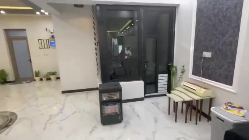 🏡✨ فرصة العمر بالكريعات | 7 أبكار خلف المعارض ✨🏡

👑 دار VIP للبيع | درجة أولى 
📄 زراعي صرف | بناء حديث 

📐 **مواصفات الأرض:*
📏 285م² | واجهة 13م 📐 
🛣️ شارع 10م تبليط 

🏠 **3 وحدات سكنية مستقلة بالكامل:*
🛏️ 7 غرف نوم 
🛋️ 3 استقبال 
🍳 3 مطابخ 
🚿 4 صحيات 

💰 السعر: 2,750,000 دينار للمتر فقط 
📊 المجموع: 783,750,000 دينار 
🤝 قابل للتفاوض للجادين فقط 
🚫 معتذرين من الوسطاء

📞 *للاستثمار والمعاينة:*
🏢 شركة أصل الجوهرة للتطوير العقاري والمقاولات
👤 بإدارة: أوس وياسر البحراني 
📱 ***********

🔔 تابع الصفحة حتى توصلك العروض أول بأول 🔔
