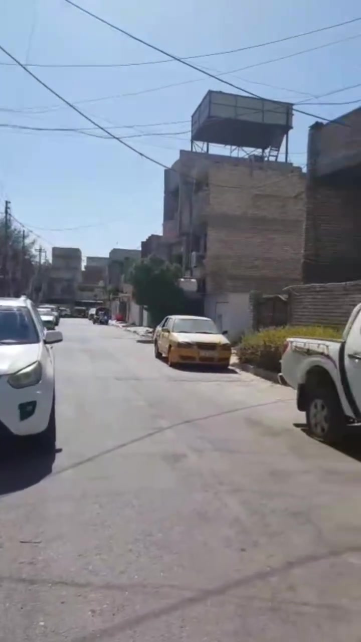 السلام عليكم 
مشتمل للأيجار  
طابق ثاني معزول  يصلح لعائله صغيرة يحتوي 
على غرفه ومطبخ وحمام وماطاور ماء وتانكي وكيزر 
الشعب الزراعي شارع ابو ماهر 
ايجاره 200
 عنوانه الشعب 
للاستفسار ***********
