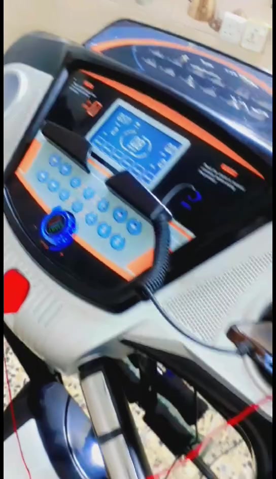 جهاز جديد جديد دبل ماطور جبلي وزن 160 سرعه 168 بي جهاز رجاج حرق دهون البطن والخواصر شاشه لمس سعرات حراريه ودقات القلب ومسافه مقطوعه  بلاتوث سماعات اواكس  شناو بطن قرص لف الخصر ودنبلاصات السعر 300 بغداد الشعب *********** يوجد واتساب
