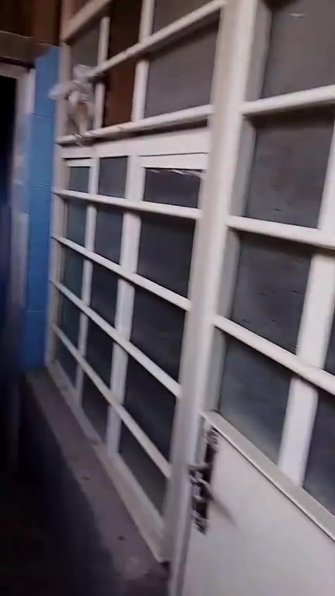 بيت٥٠متر قاطين للبيع سعر٦٥ عنوان شعله دوانم قرب حسينيه حبيب ابن مظاهر ستفسار رقم ***********
