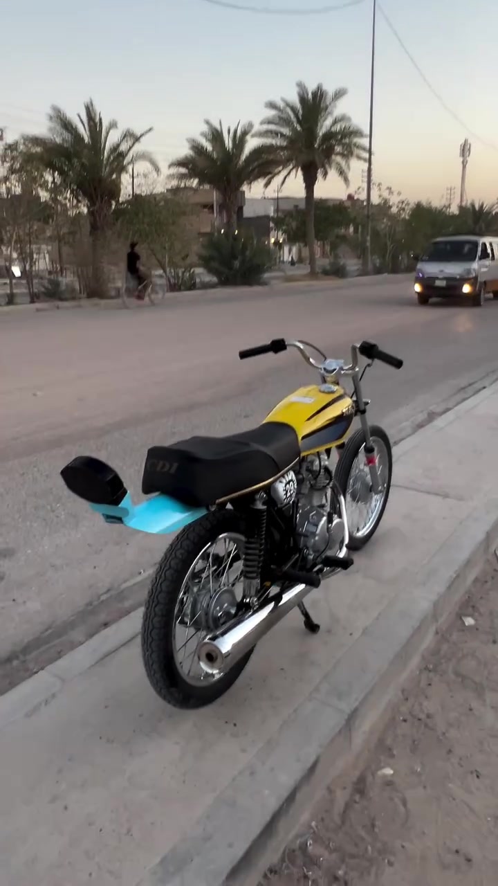 سلام عليكم دراجه نامه تعمير كله جديد وياله نامه شلامجه دراجه ما عايزه شي سبب البيع متوازي عنوان نجف حي ميسان سعره 900او بيه مجال  دراجه سنكر سته وراقات وياه المكاتبه سبعه الشراي ***********
