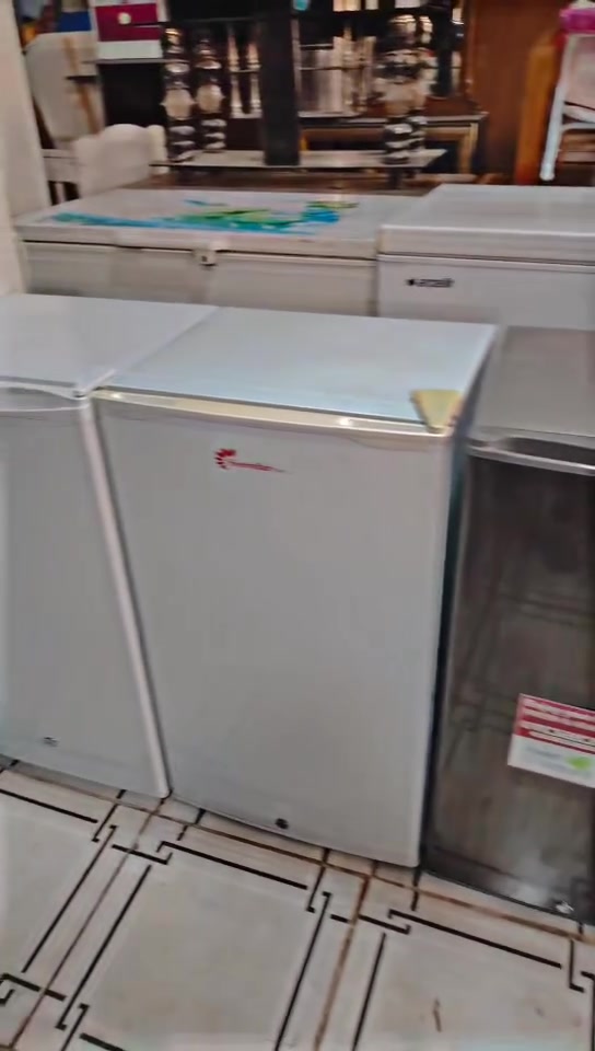 ثلاجه 6قدم  عدد 4نضافه 100 شغل كامل  معرض ابو كرم لبيع الاثاث المستعمل والجديد 💥💥
وشراء جميع انواع الاثاث المستعمل 💥💥💯
  للتواصل واتساب اواتصال ***********--***********العنوان دهوك ناحية فايده
بالقرب من سايدين سوق فايده  
مقابل مرطبات الشيخ/مجاور مدرسه هيما-9نيسان
