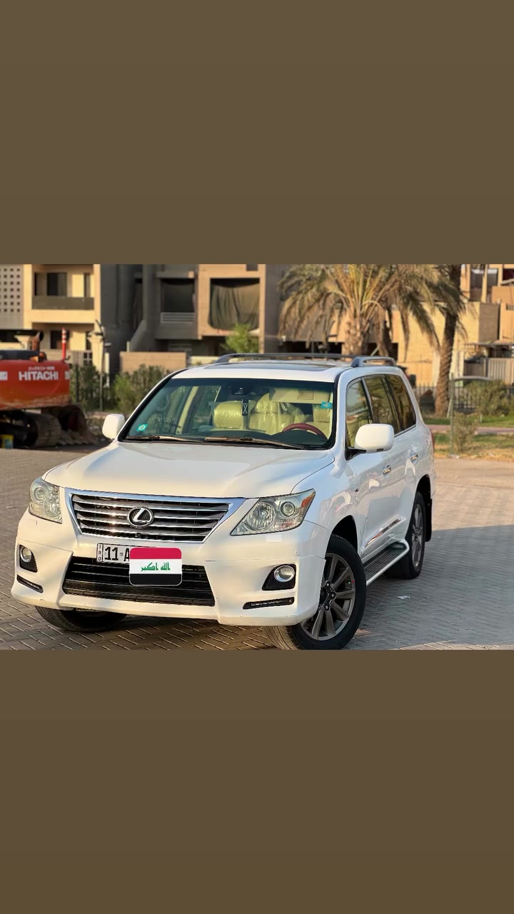 المواصفات الأساسية:
2011الموديل 

الفئة: LX 570 Sport (بريمي)

الممشى. 103 كيلو 

السعر  ٢٧٣ $  بيهه مجال بصيط💣💣💣

صفّان من المقاعد

نظام صوت Mark Levinson

الحالة: بيهه صبغ بنيد فقد مكفوله من الدواخل شواصي الغود شرط كفاله 
كير مكينه مكفولات السياره مابيهه ابد نقص صدر جديد تبريد تايرات السياره احله من الصور 

المحرك والكير بحالة ممتازة ولم يتم فتحهما

تحويل مباشر السياره ابسمي شخصيا

المواصفات:

تشغيل ودخول ذكي (بصمة)

نظام مانع الانزلاق

شاشة معلومات

مقاعد جلد

تدفئة وتبريد للمقاعد

تهوية (شفط) للمقاعد

ذاكرة للمقاعد

ثلاجة

5 كاميرات

حساسات

رادار أمامي

مصابيح زينون

فتحة سقف

باب خلفي كهربائي

مرايا كهربائية

مكيف هواء أوتوماتيكي مزدوج

أوضاع قيادة Eco وSport

العديد من المواصفات الأخرى

رقم الهاتف: ***********
مكان السياره بغداد البلديات
