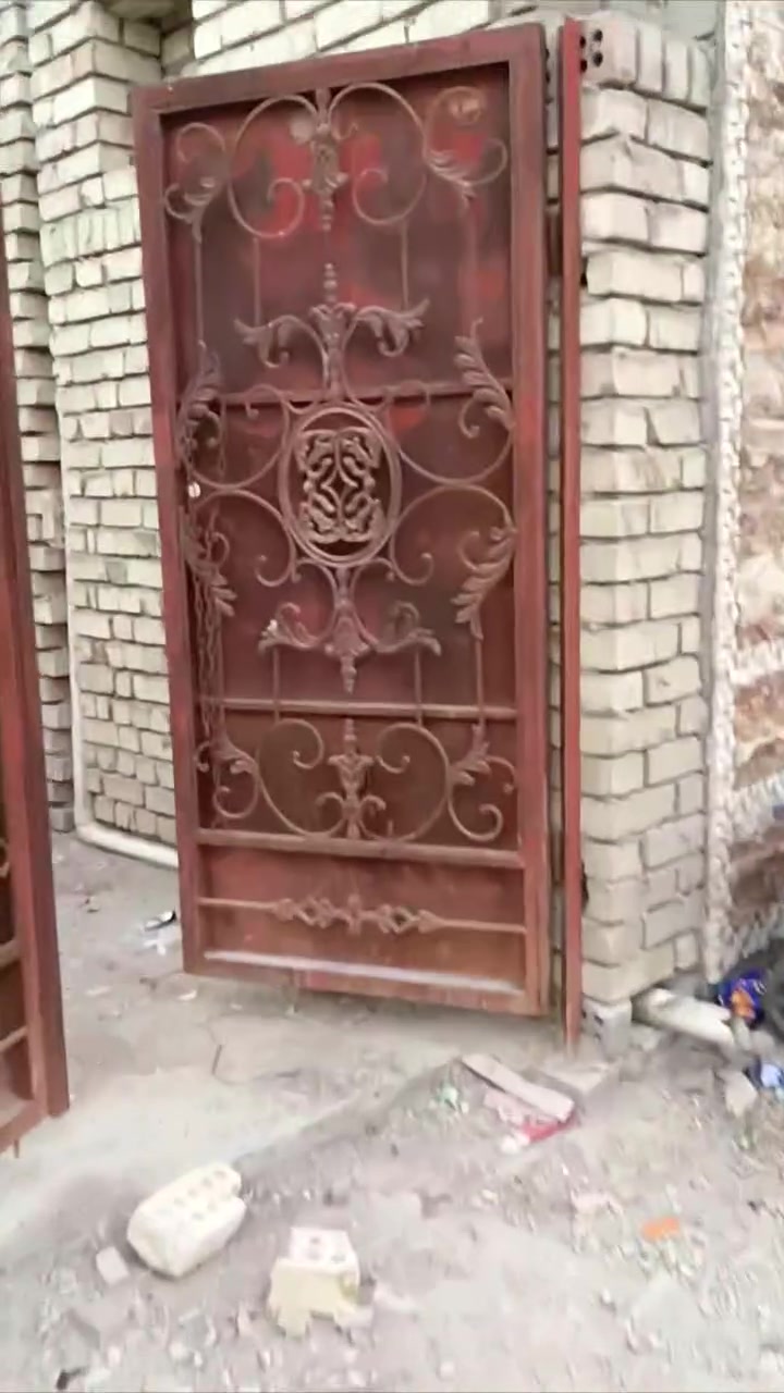 هيكل للبيع المساحة (100)متر الواجهة 7 النِزال14 الامين الثانية شارع كرار الوائلي 
للاستفسار ***********
