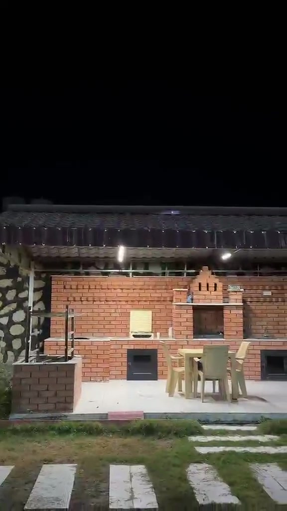 تم فتح المزرعه البارون في بابل مجاور شركة الرنا كولشي لدينه متوفر مزرعه فيايبي سويتات للعرسان وعقد القرآن لدينا مسبح مغلق للعوائل وشلالات والعاب جهال ولعاب شباب بليارد.   وفيشه.   ومنضده.   وجلسه عربيه وميز دومنه ومراجيح جهال وشباب وجلسات تصوير الستفسار على رقم *********** واسعار مناسبه وبيه خصم
