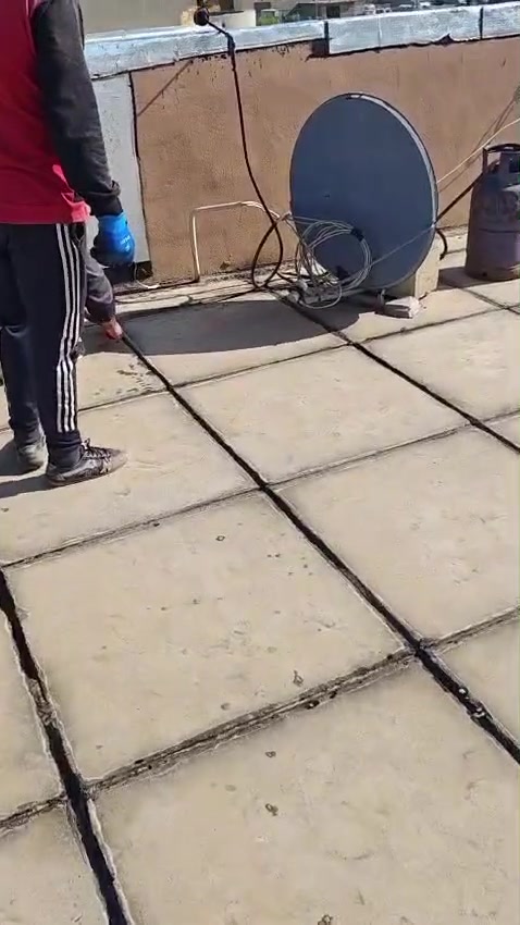 ياالله السلام عليكم اسطه ماستيك وفلانكوت درجة أولى (قلع ماستيك القديم واضافه ماستيك جديد مستوى الشتايكر تزفيت السطح والجدار بل افلانكوت شغل درجة أولى كرسته وعمل كله عليه والي يريد يتصل *********** مامتواجد على فيس