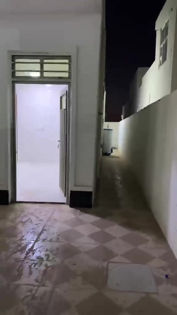 يتوفر بيت للايجار مجمع اليرموك في مدينه الرمادي منطقه 6 كيلو منطقه تبليط شارع على حديقه البيت تفاصيل داخل الفيديو 
سعر 450 
***********

