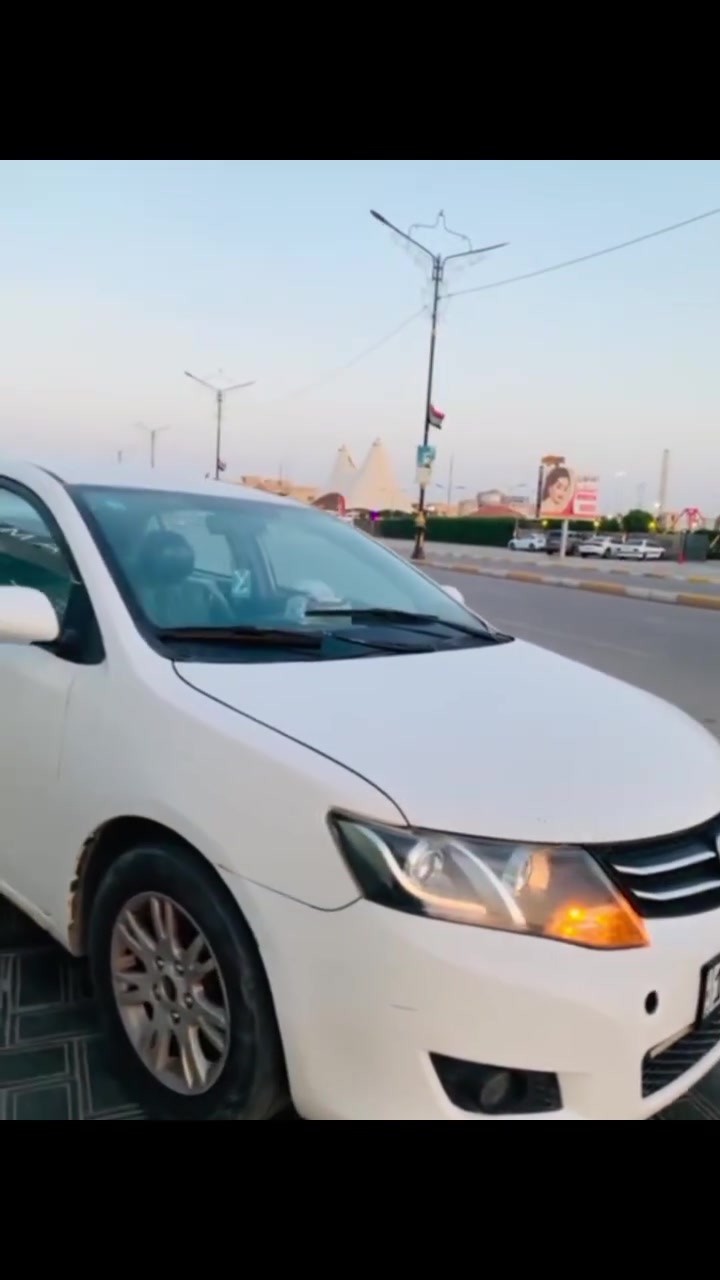 السلام عليكم
(سايبه اريو) 

مديل(2018)

ماشيه 99 حقيقي 

مكينه كير حداده تبريد خير من الله 

بيهه جاملغ جهت سايق وبنيد تبديل ما عابر 

للمعلومه سياره ما تشتغله تكسي من الدوام للبيت 

لا رصعه ولا معجون 

رقم مثنى انكليزي حره وبسمي تحويل ثاني يوم 

(مكاني سماوه) 

السعر ( 55.) وبيهه مجال 

رقمي ***********
